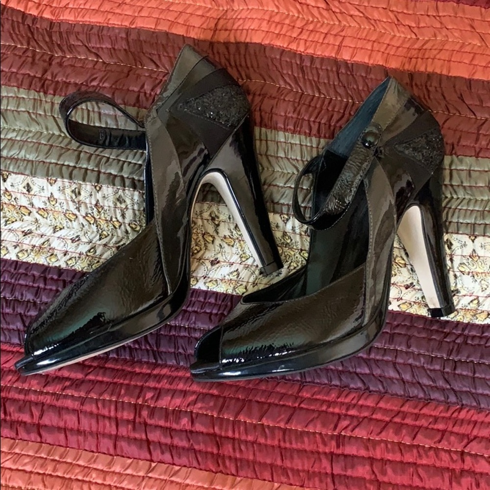 Carvela Pin Up Style Pump